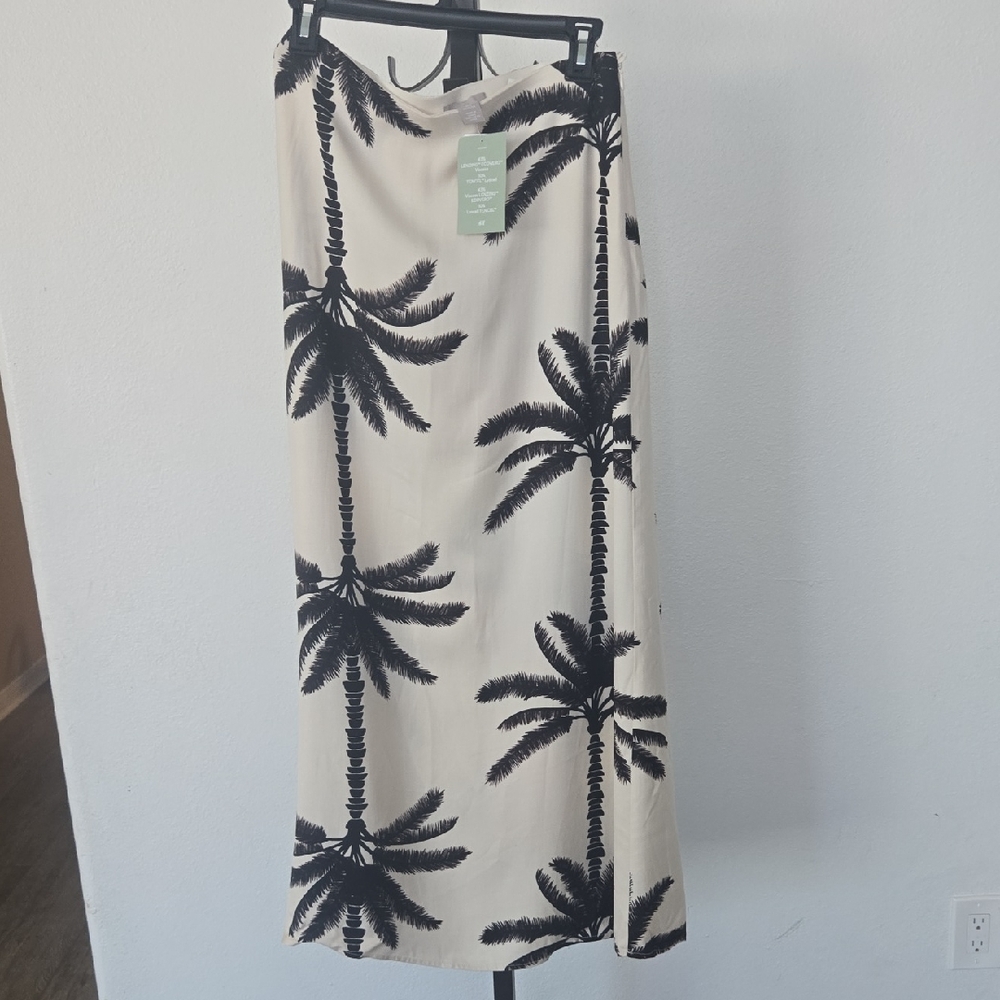 H&M Palm Tree Print Cream and Black Skirt